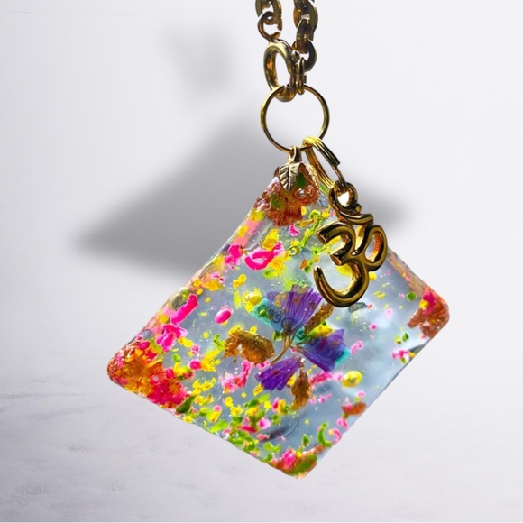 Breathe Deep OM Floral Resin Car Rear View Mirror Key Chain Purse Accessories - Picture 5 of 11